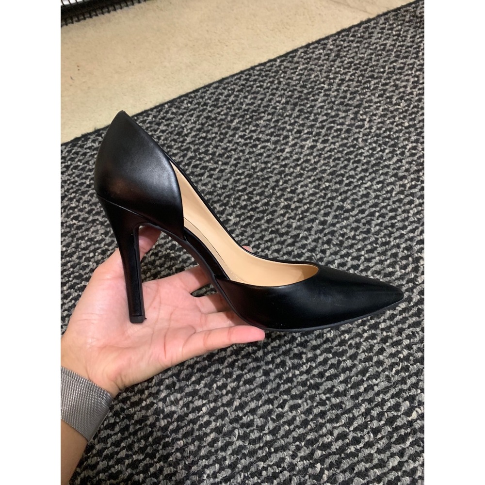 Ana “a new approach” heels